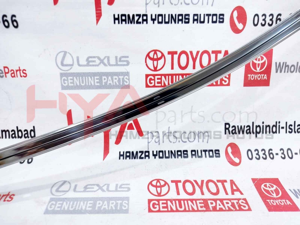 MOULDING, FRONT DOOR WINDOW FRAME, UPPER RH