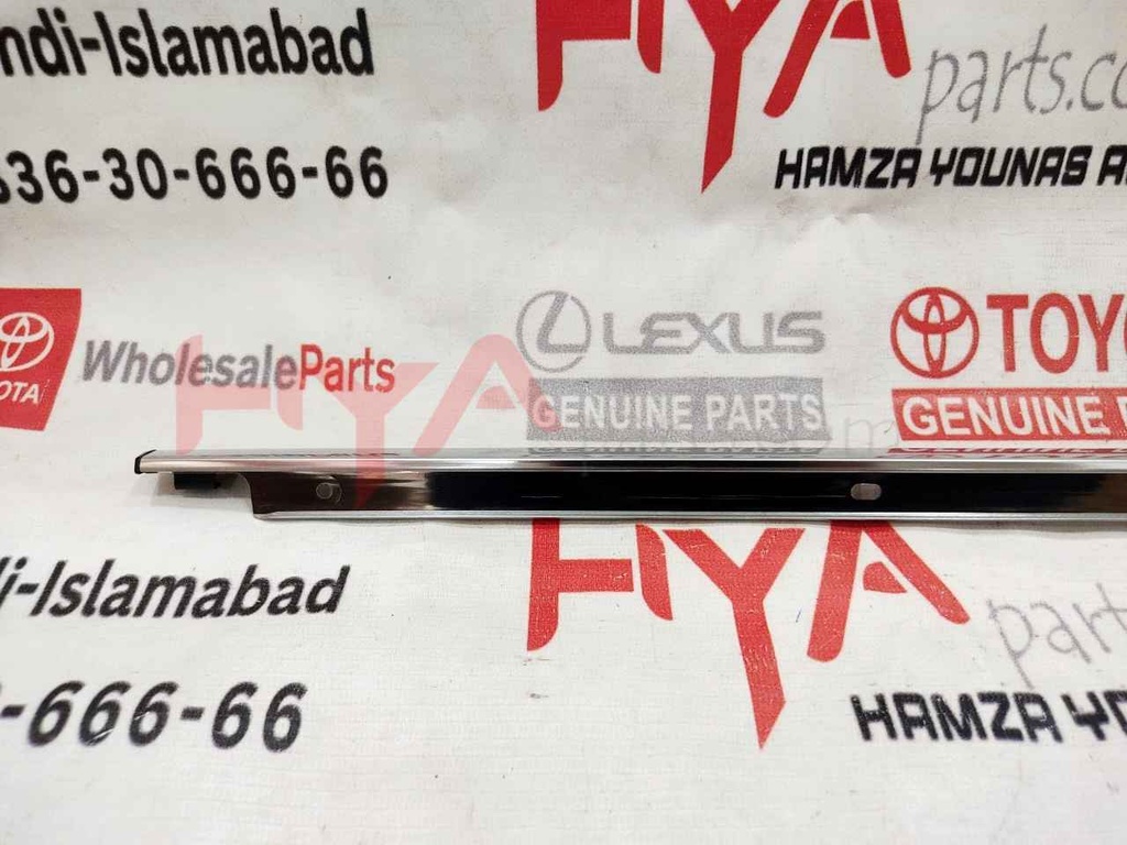 MOULDING, REAR DOOR WINDOW FRAME, UPPER RH