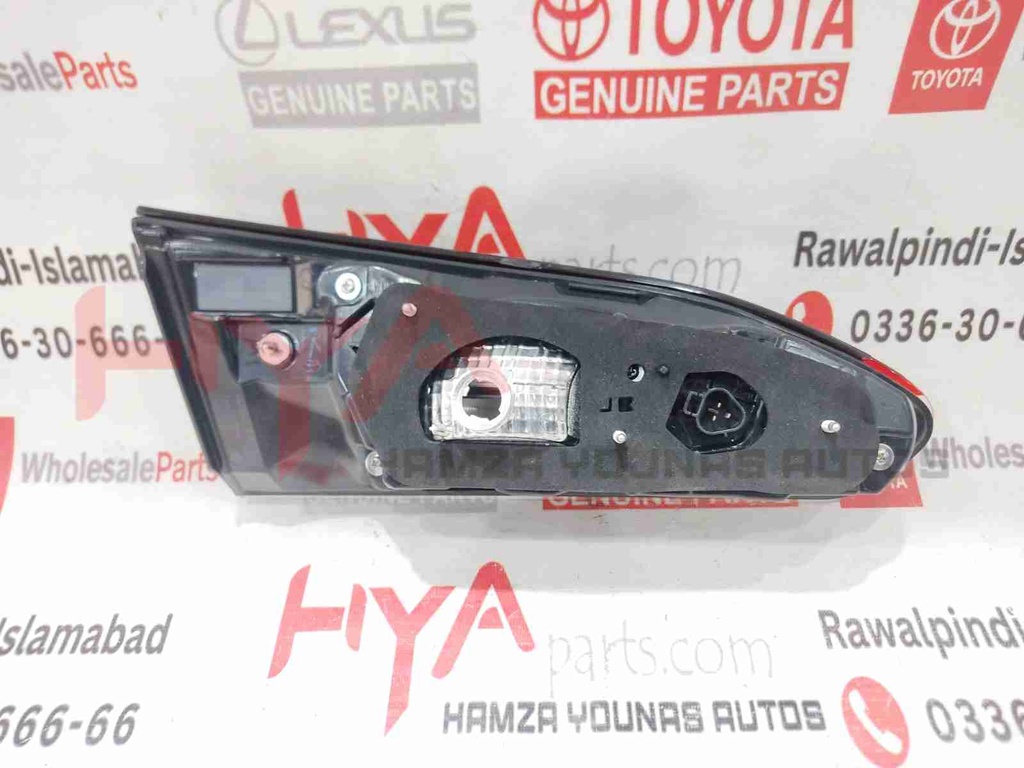 LENS AND BODY, REAR LAMP, RH