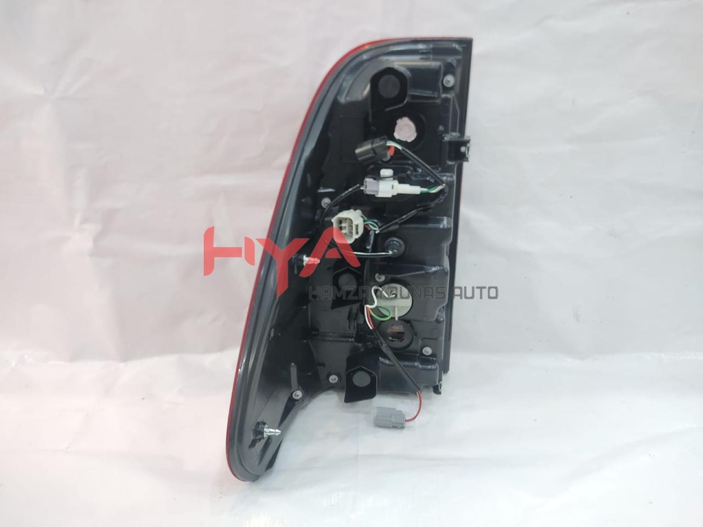 LENS &amp; BODY, REAR COMBINATION LAMP, RH TYC