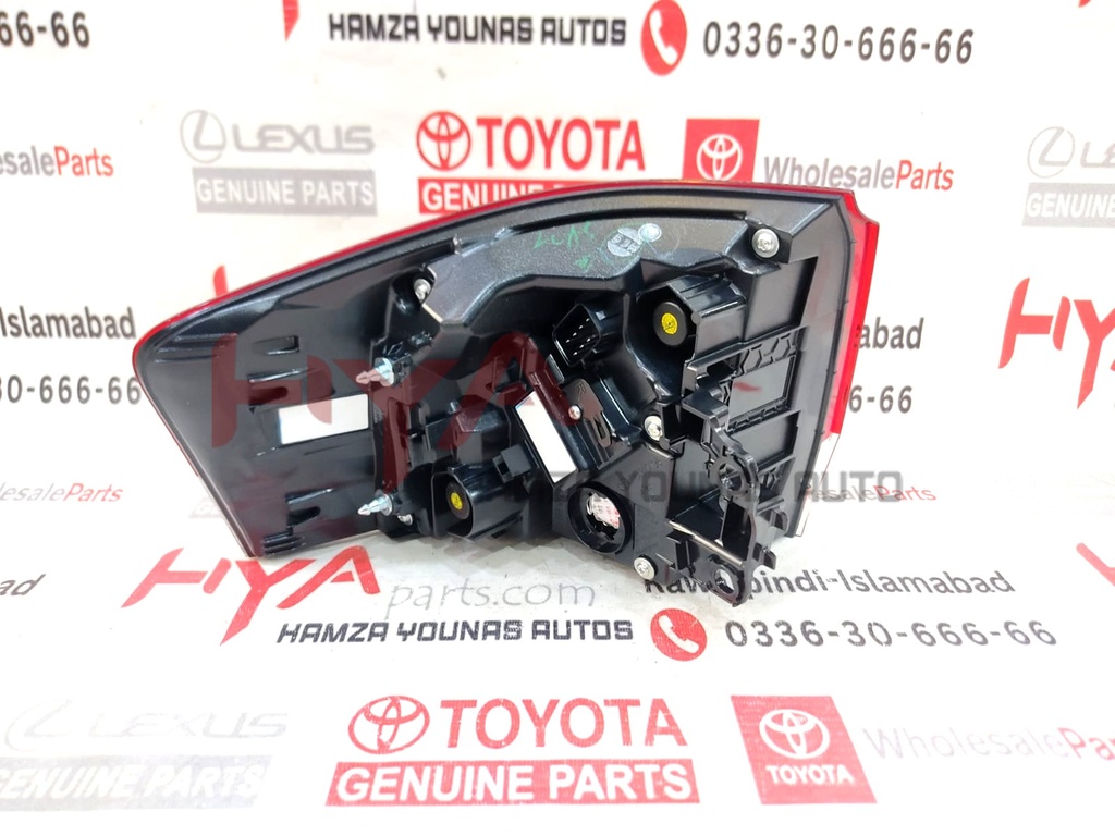 LENS &amp; BODY, REAR COMBINATION LAMP, RH