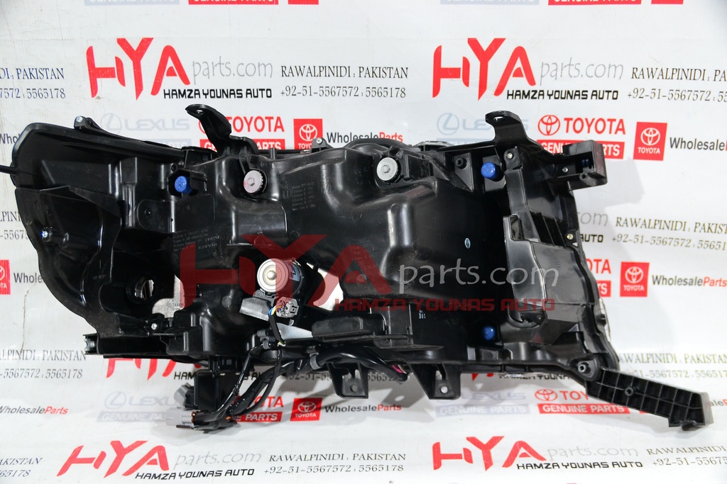 81106-60K12 [HEAD LIGHT LAND CRUISER 2016 LH]