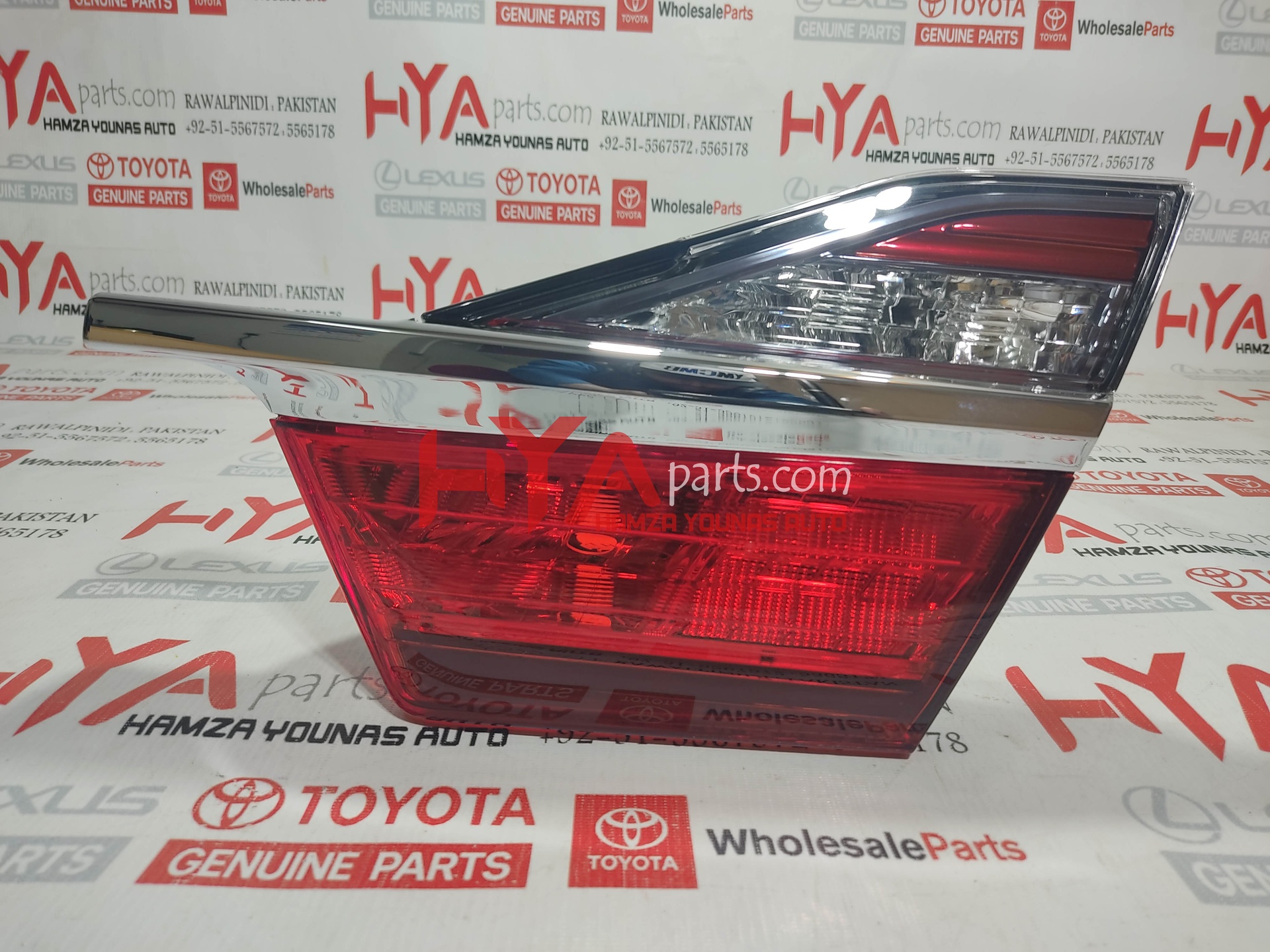 LENS AND BODY, REAR LAMP, RH (BACK LIGHT)