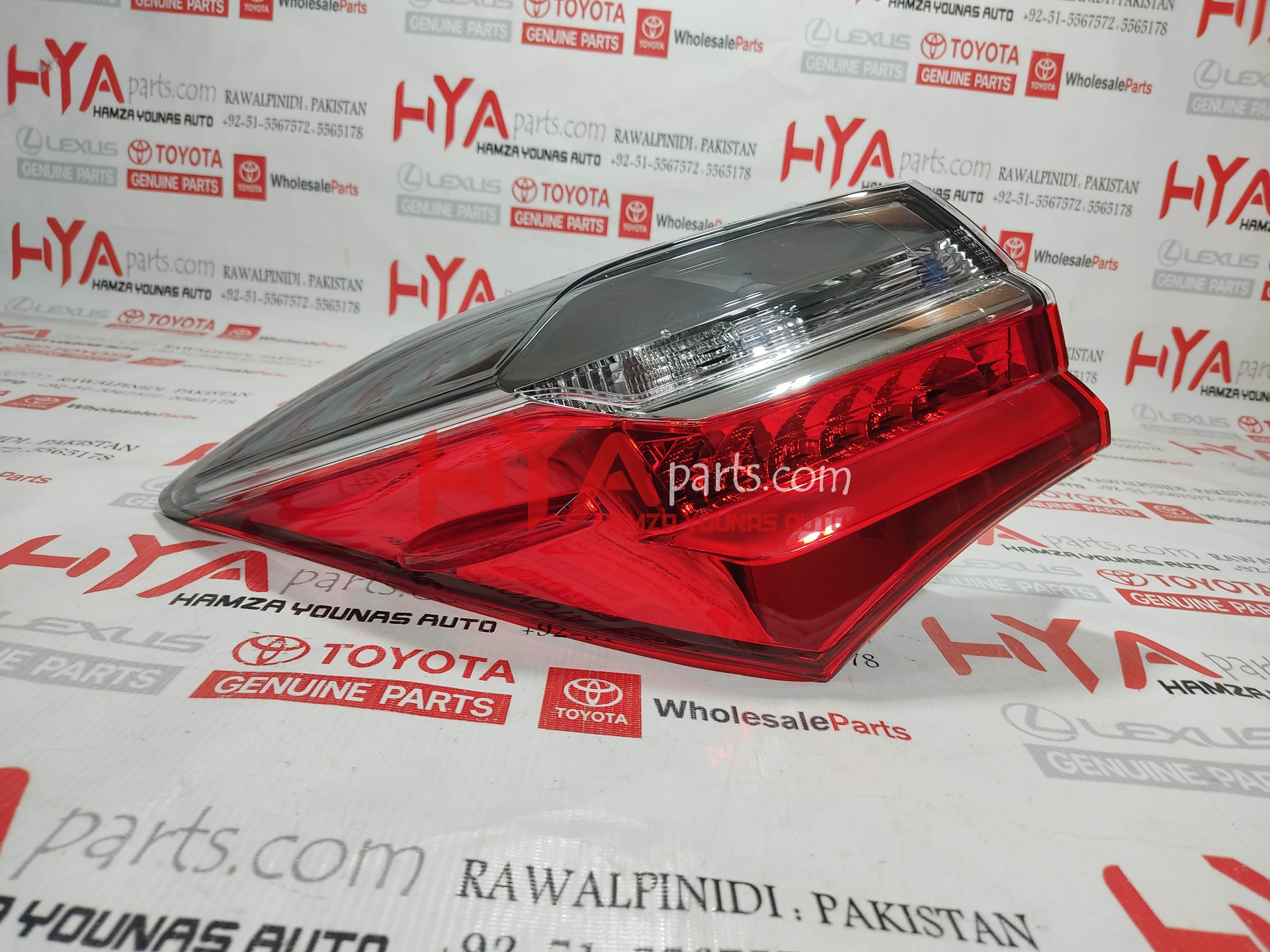 LENS &amp; BODY, REAR COMBINATION LAMP, LH