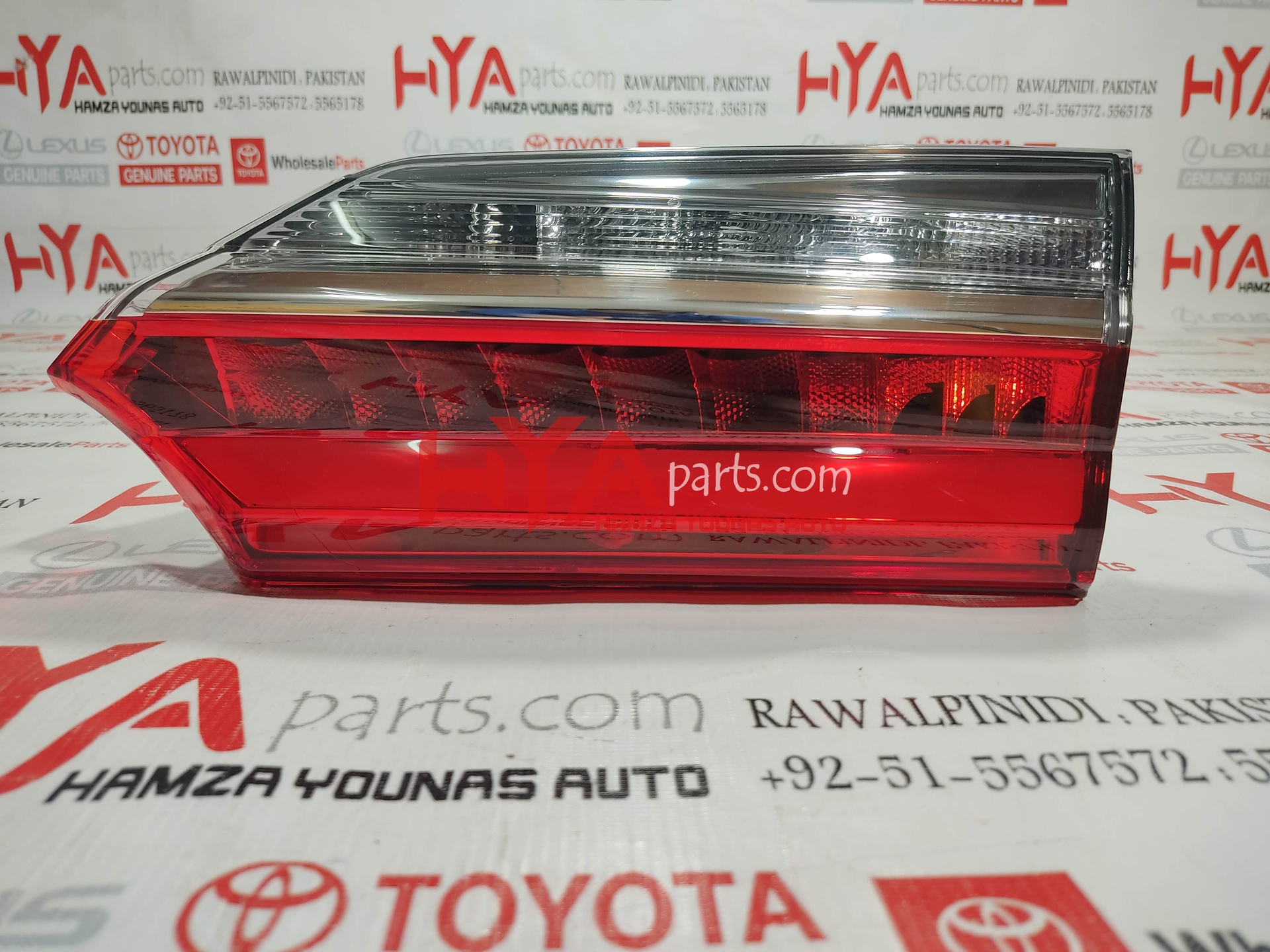 LENS AND BODY, REAR LAMP, RH (BACK LIGHT)