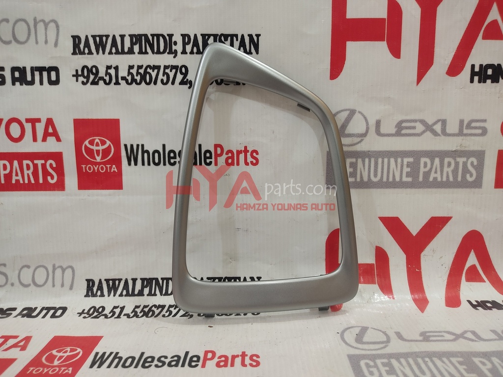 BEZEL, SHIFTING HOLE