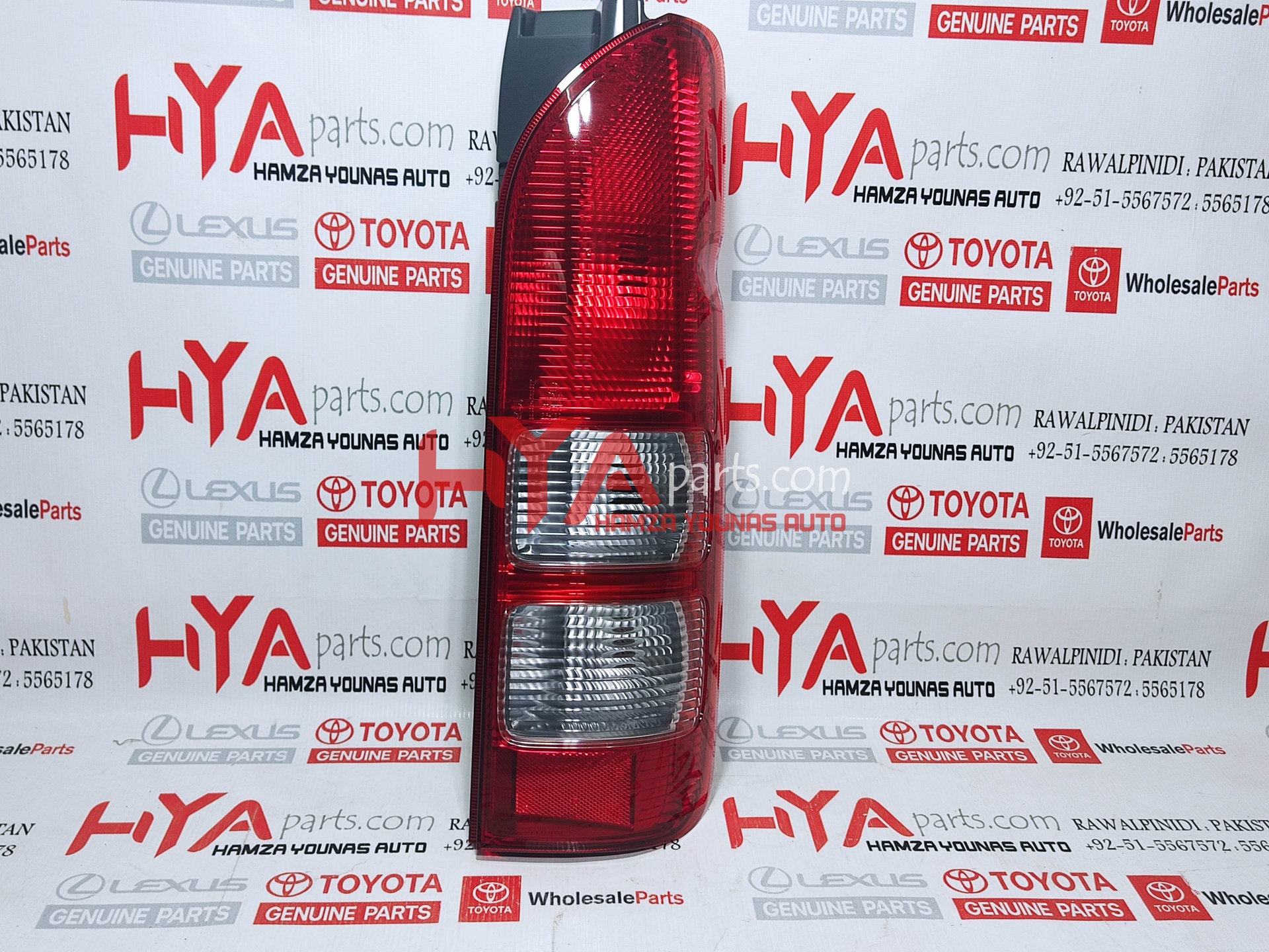 [81551-26202] LENS &amp; BODY, REAR COMBINATION LAMP, RH (BACK LIGHT)