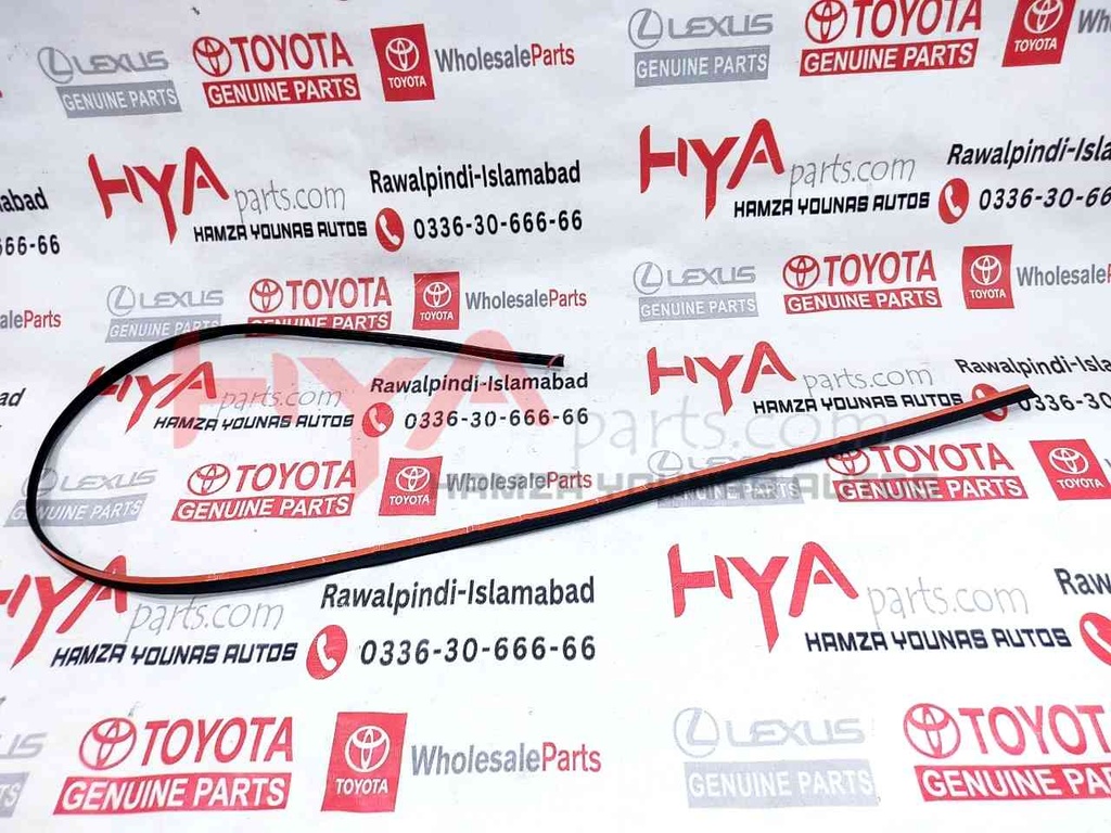 MOULDING, WINDSHIELD, OUTSIDE UPPER