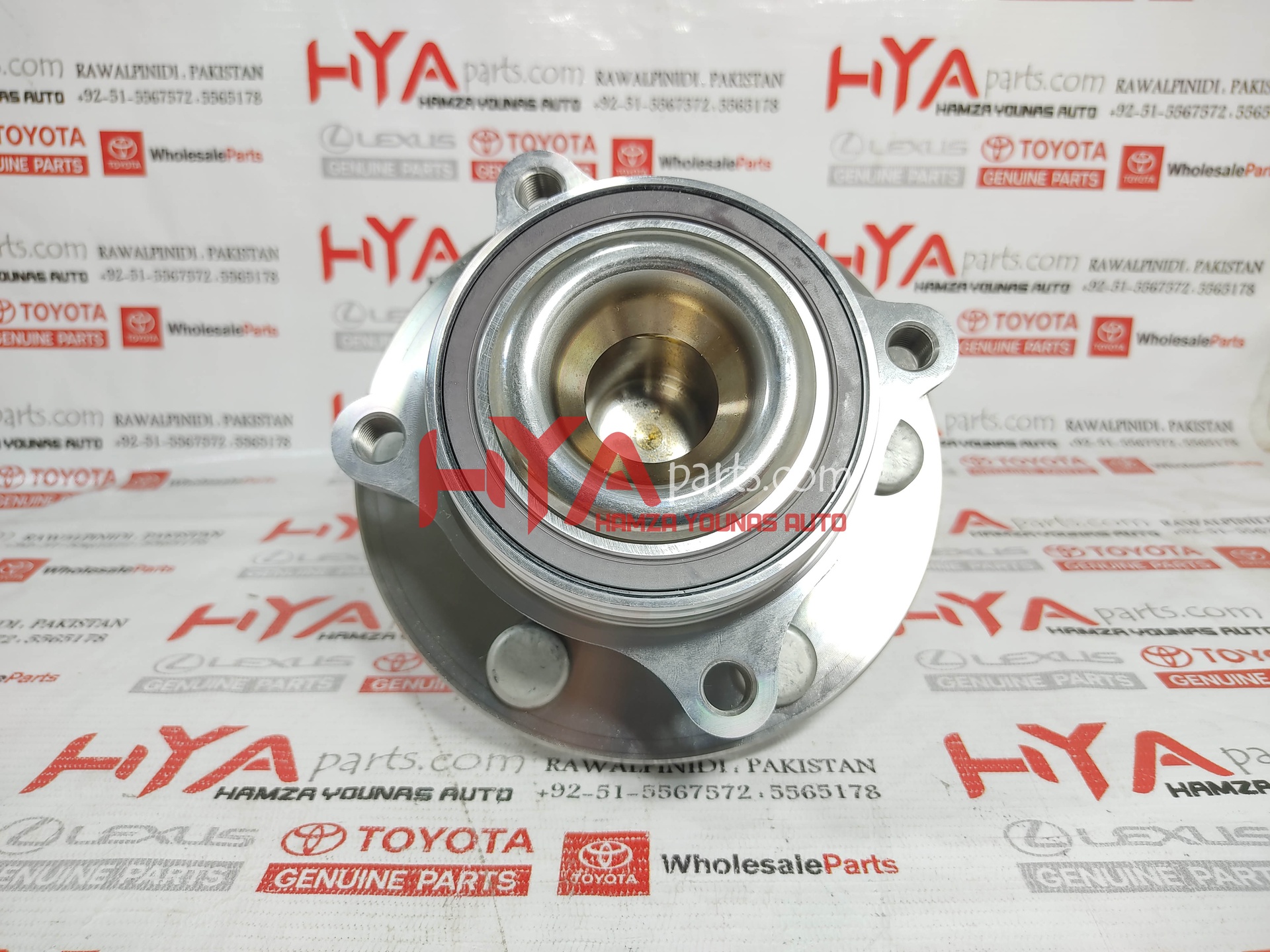 [43550-26010] HUB SUB-ASSY, FRONT AXLE, RH