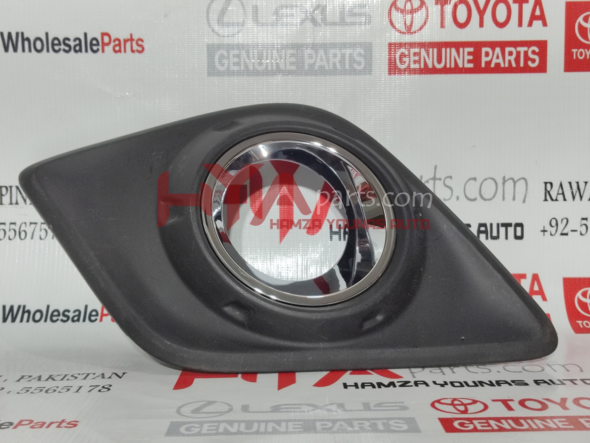 [52030-0k180-OPM] COVER ASSY, FRONT BUMPER HOLE, RH
