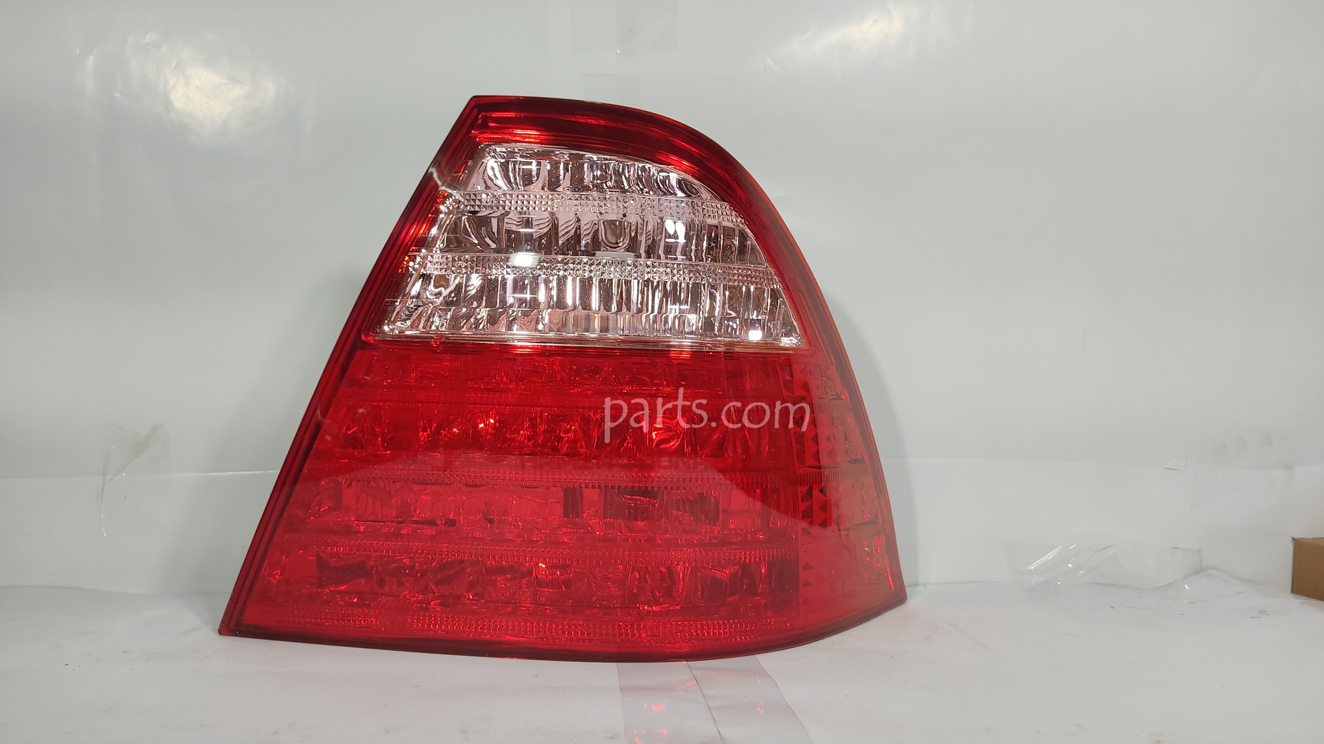 [DP 212-19J6R] BACK LIGHT COROLLA X 2006