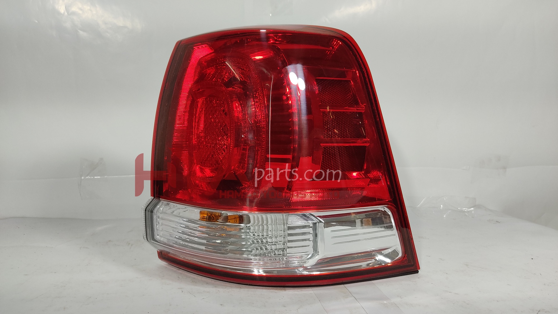 [DP 212-19Q7R] BACK LIGHT LAND CRUISER 2008 RH