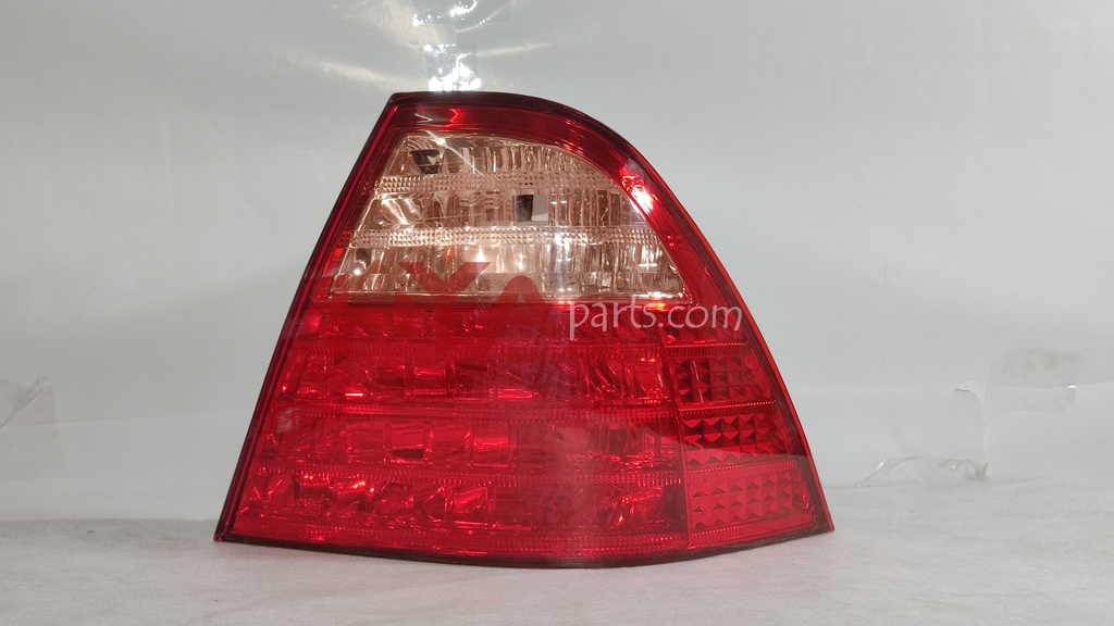 [TYC 11-A751-01-6B R] BACK LIGHT COROLLA X 2005 RH
