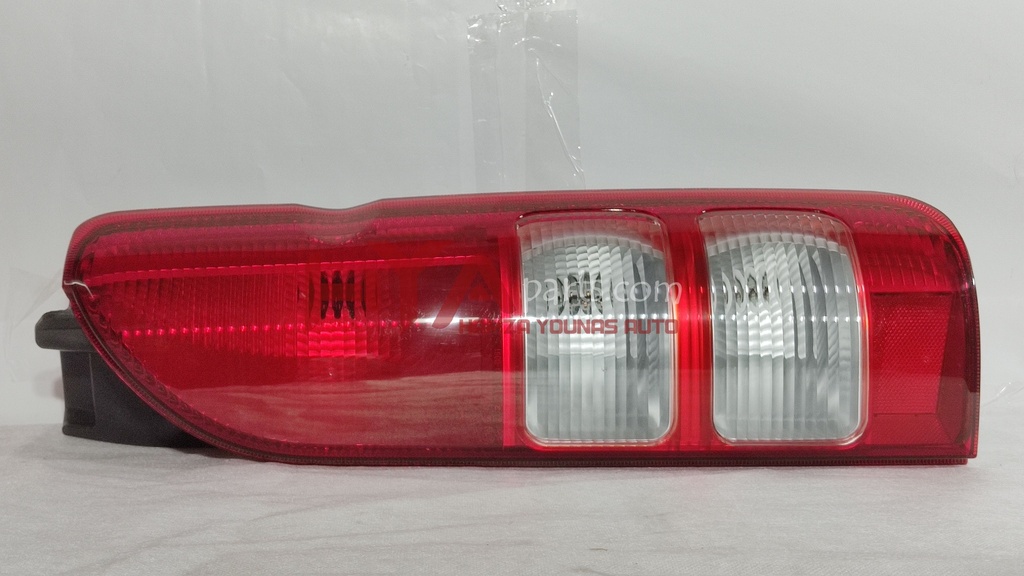 [TYC 11-B061-05] BACK LIGHT HIACE 2007 RH
