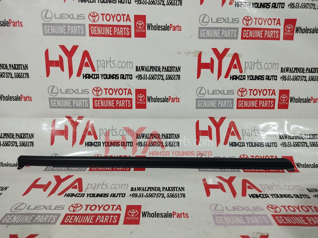 [75660-60040] MOULDING, QUARTER BELT, RH