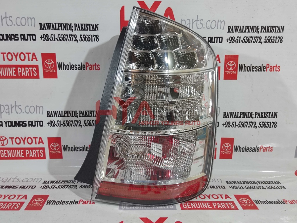 [81551-47080] LENS &amp; BODY, REAR COMBINATION LAMP, RH (BACK LIGHT)
