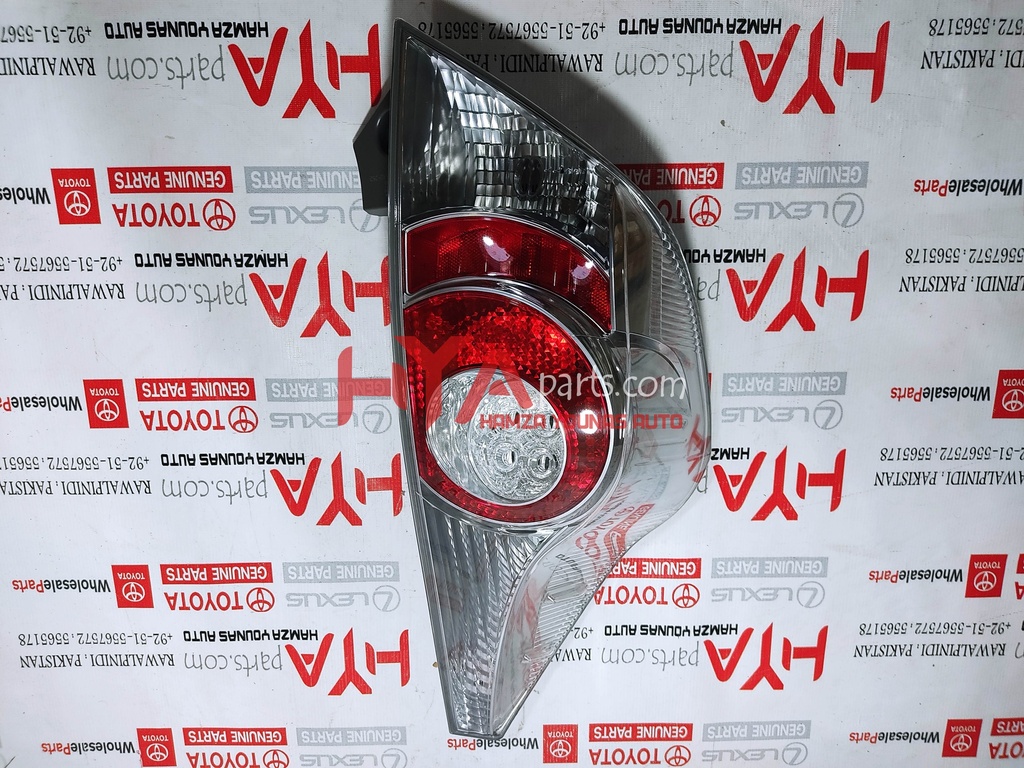 [81561-52696] LENS &amp; BODY, REAR COMBINATION LAMP, LH (BACK LIGHT)