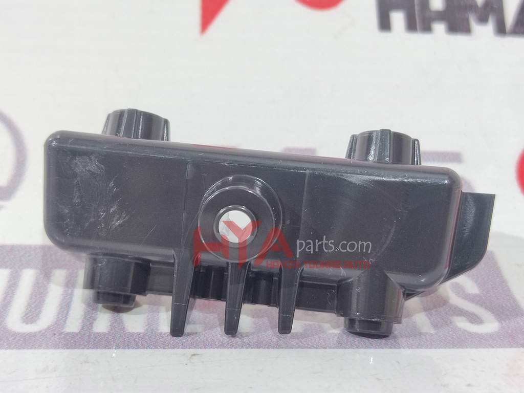 [52535-35010] RETAINER, FRONT BUMPER SIDE, RH (BUMPER SPACER)