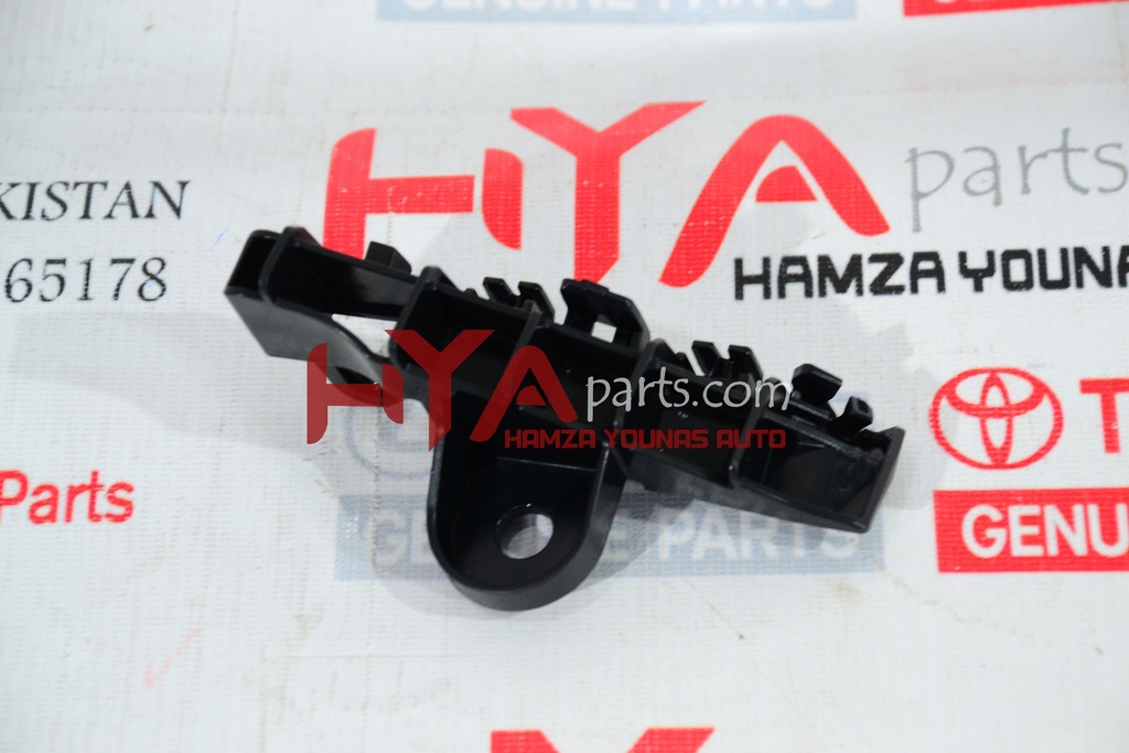 [52562-0K030] RETAINER, REAR BUMPER, UPPER RH