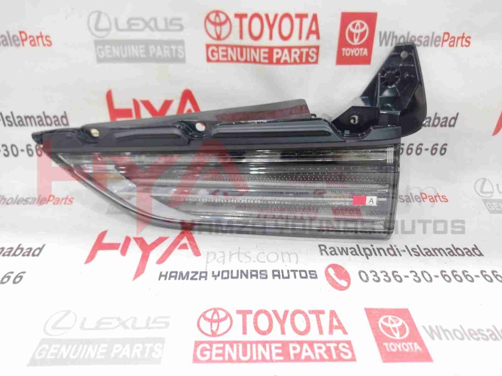 [81581-60331] LENS AND BODY, REAR LAMP, RH (BACK LIGHT)