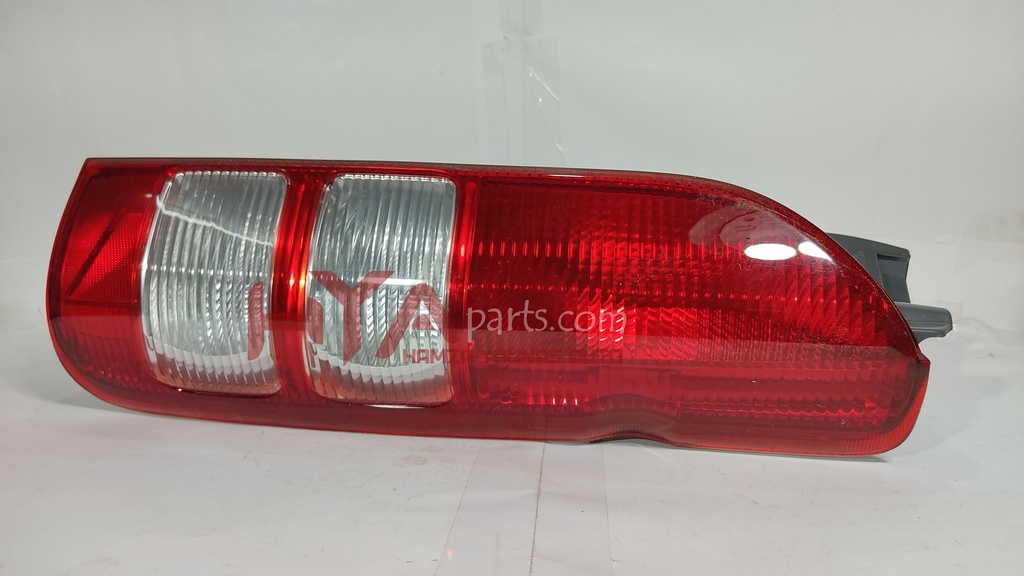 [DP 212-19K2R] BACK LIGHT HIACE 2004 RH